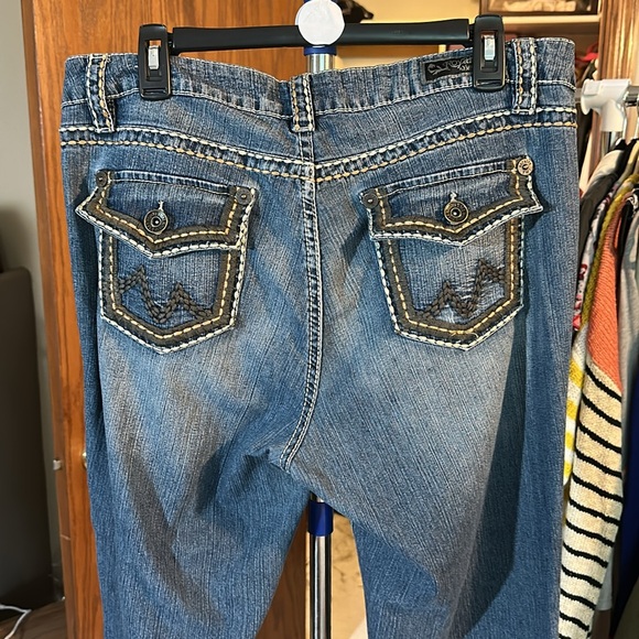 YMI Royalty Blue Bootcut Jeans with Classic Fading - Picture 3 of 5